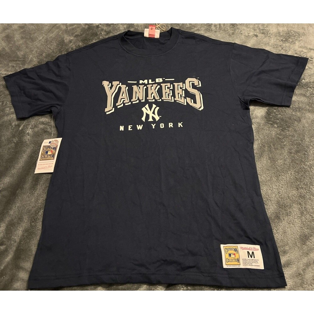 Medium Mitchell & Ness New York Yankees Opportunity Buy Vintage Logo